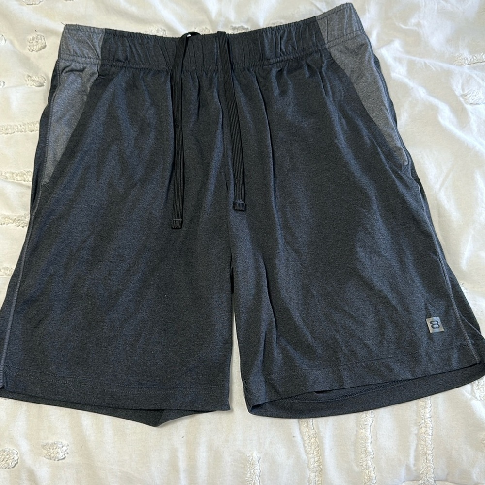Layer 8 men’s shorts size medium
